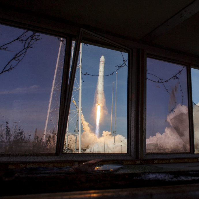 Több százmilliárdos kárt okozott egy Magyarországon is termelő cég csalássorozata