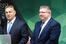 Mészáros Lőrinc bizalmasához kerülhet a teljes Fidesz-közeli tévébiznisz