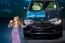 Olyan keményen bünteti meg az EU a BMW-t, hogy veszteségbe taszítja