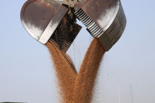 Visszalőnek a kínaiak a kereskedelmi háborúban, de magukat is eltalálhatják