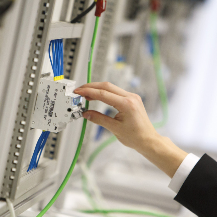 3,6 milliárdért fejlesztett láthatatlan okosmérést egy rejtélyes állami cég