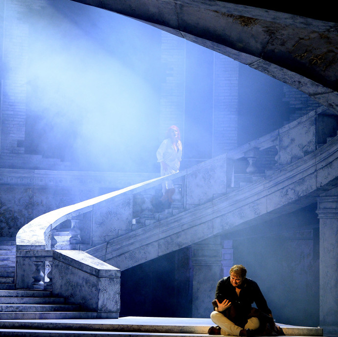 Összeomlottak az állami milliárdokkal kitömött kamuszínházak, 94 százalékkal csökkent az árbevételük