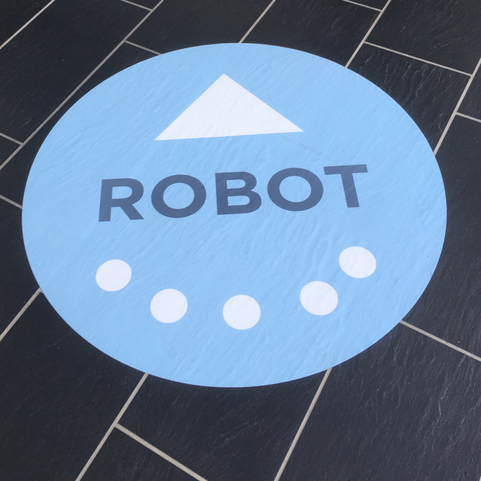 Elmentünk az üzembe, ahol már a robotokat is robotok gyártják