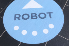 Elmentünk az üzembe, ahol már a robotokat is robotok gyártják