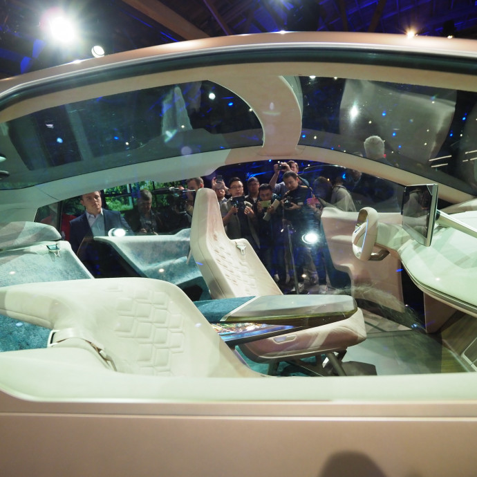 Pénztengerben fürdenek a magyar biztosítók, de az autóipar fejlődése ellenük dolgozik