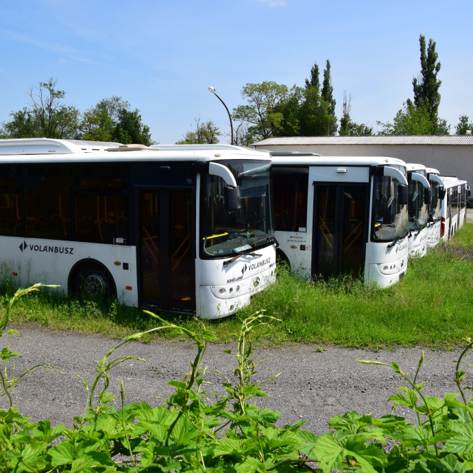Gaztengerben rozsdásodva ér véget a kínai buszok magyarországi karrierje