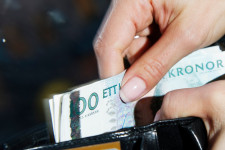 Minél több pénz van egy elhagyott pénztárcában, annál inkább visszaadják a megtalálók