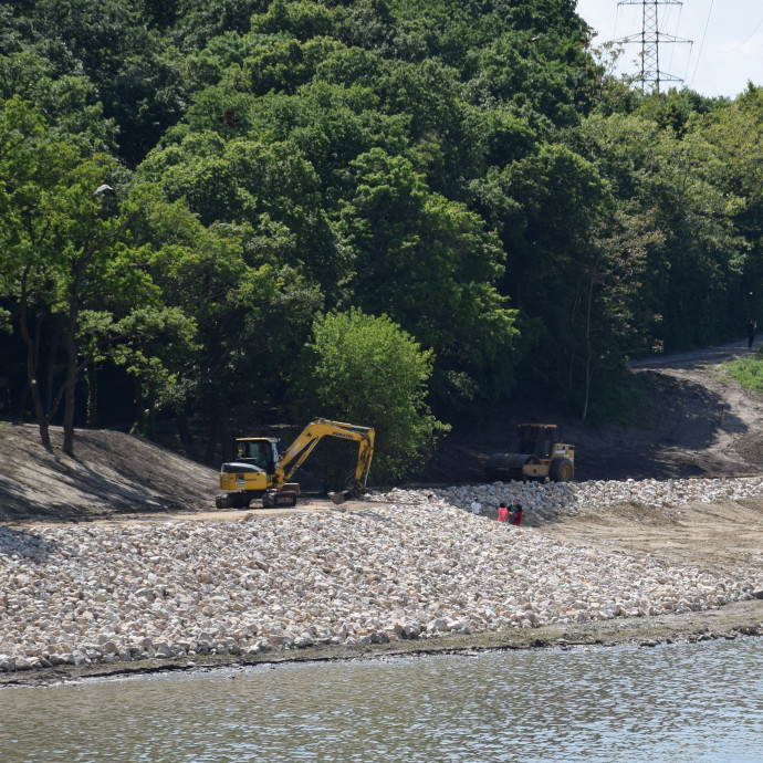 Egy lesorosozott civilszervezet ellenőrzi Mészáros Lőrinc közpénzes munkáját