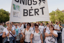 Nettó 329 ezer forintot fogunk keresni a kormány szerint négy év múlva