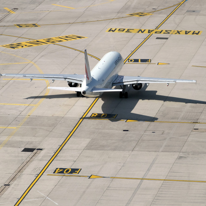 Fagyasztott csirkék helyett akkumulátorokkal bombázzák majd a repülőgépeket