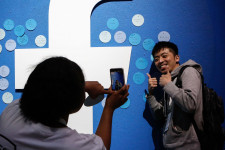 Nem tudjuk, mi lesz belőle, de a Facebook saját pénzében benne van a totális megfigyelés lehetősége