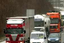 A németeknek elegük van abból, hogy az osztrákok a nyakukba sózták az autópályás dugóikat
