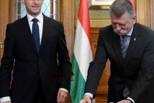 A fizetéseket a magyar állam adóztatja legerősebben a régióban