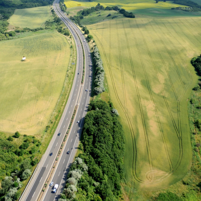 2 milliárdos autópályalehajtót kap Mészáros Lőrinc ásványvizének palackozóüzeme
