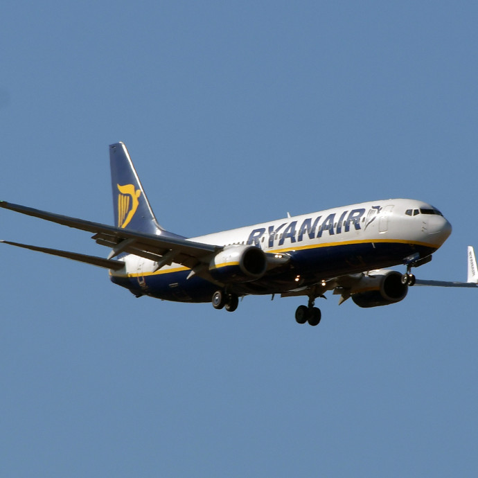 Tényleg megbéníthatja a repülőket, ha sokan bekapcsolva hagyják a mobiljukat