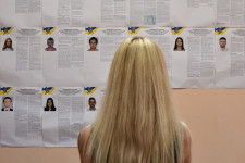 Esküvői fotóst és altatóorvost is képviselőnek választottak Ukrajnában