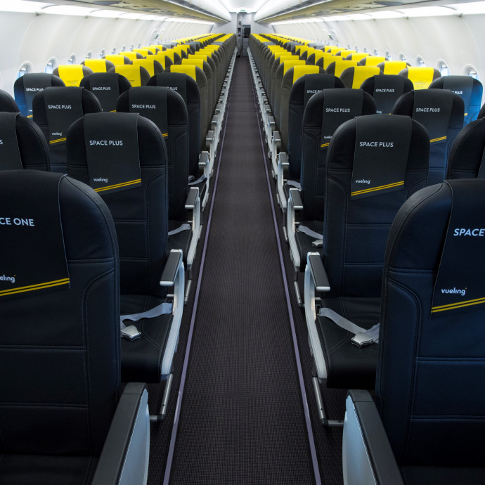 Egyre fogy a hely a repülők ülései között, és még nincs vége