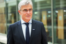 Tóni, mit bohóckodsz, gyártsál festéket – így indult a ma már 12 milliárd forintot termelő gyár