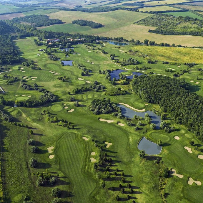 Orbán Viktor apjától bérli Mészáros Lőrinc az alcsútdobozi golfpályákat