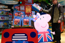 Annyit ér Peppa malac, mint az OTP harmada