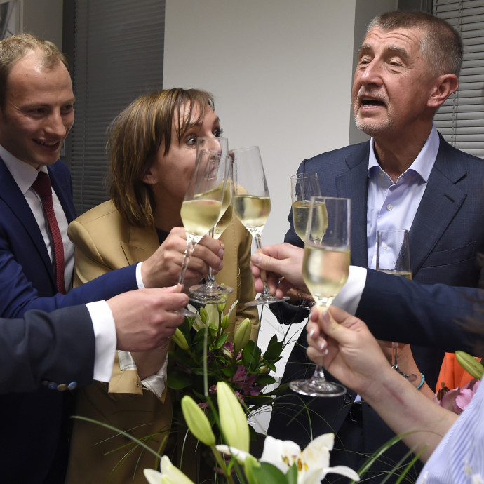 Egyre látványosabban törnek be Magyarországra a cseh szupergazdagok