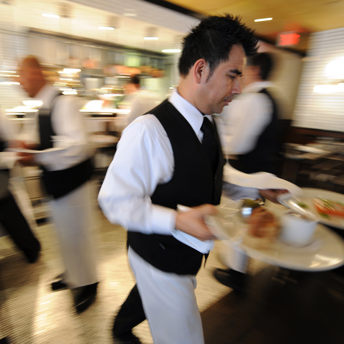 Ne lepődj meg, ha az étteremben minden nap más a pincér és a szakács