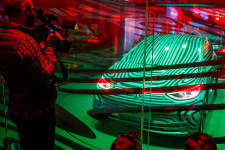 Ijedten figyelik a német VW-munkások az átállást az elektromos autókra
