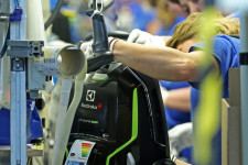 Az első dominó lehet az Electrolux 800 fős leépítése