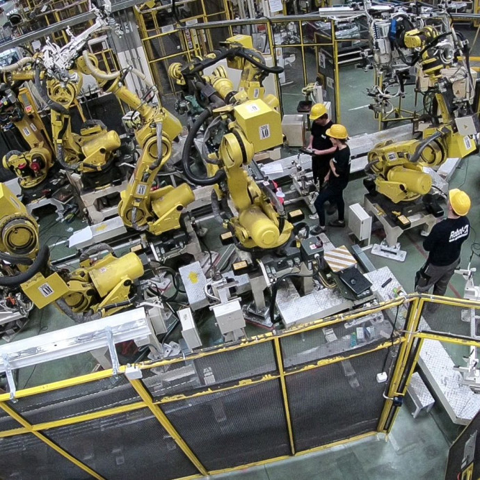 Panellakásból indult magyar cég robotizálja a legnagyobb multikat