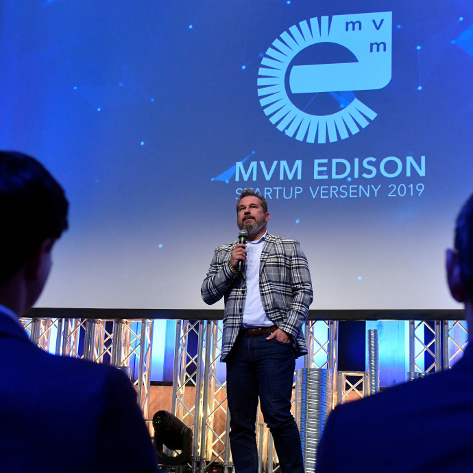 Startupok helyett saját magukat támogatják az MVM cégének vezetői