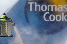 A Thomas Cook összeomlása annak a jele, hogy a társasutazást kinyírja az internet