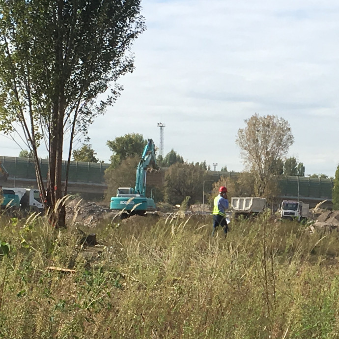 Munkák a jövőbeli csarnok helyén szeptember közepén.