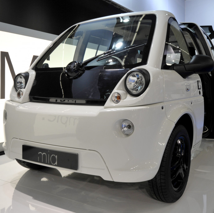 Kétes megítélésű svájci szerencselovag áll az „új magyar autógyár” mögött