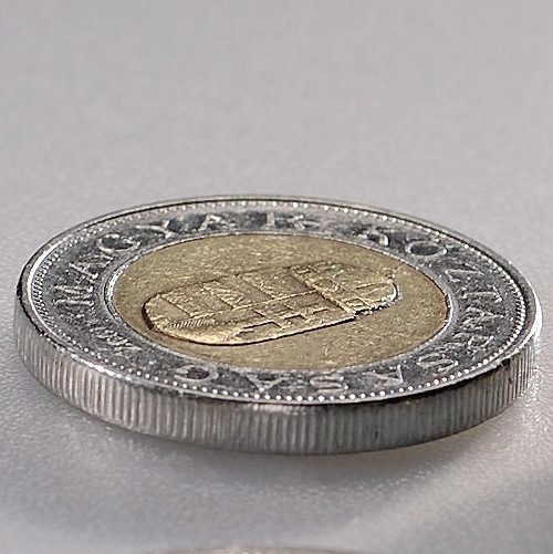 Kinek és mire jó a gyenge valuta?