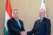 Hihetetlen összegek folytak ki a fővárosi közbeszerzéseken