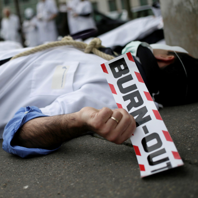 A legtöbbet és legkevesebbet keresőket ugyanúgy fenyegeti a kiégés