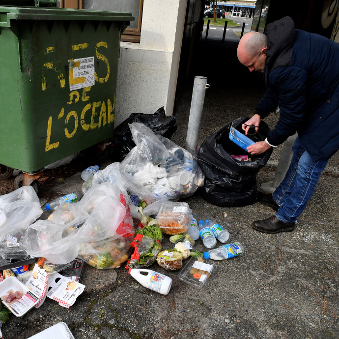 Bírsággal fékeznék meg az ehető élelmiszer kidobását a lengyelek, de a boltok pazarlása csak a jéghegy csúcsa