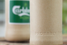 Papírból készült „sörösüveggel” állt elő az egyik nagy gyártó