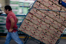 Embertelenebbek lesznek a helyi vállalkozók, ha sok multi jelenik meg egy országban