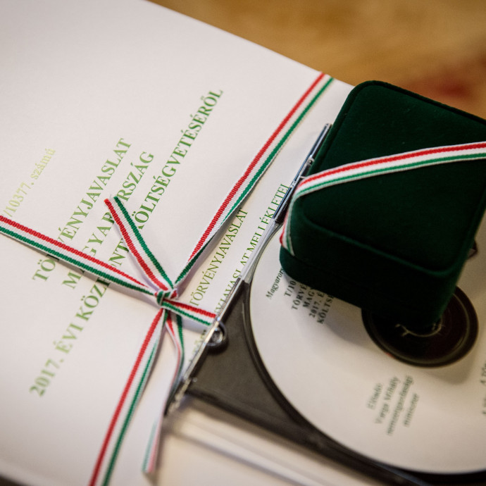 A versenyt torzítja és az egyenlőtlenséget is növeli a költségvetési politika