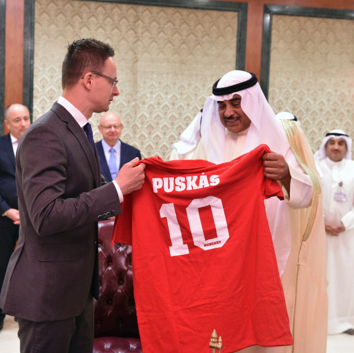 Amit a kormány nagy sikernek állít be, azt könnyedén felülmúlják a szlovákok, lengyelek és csehek