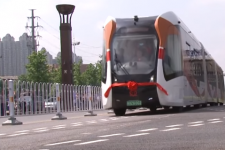 Hidrogénes buszvillamosokat vásárolna Európa legrosszabb levegőjű fővárosa