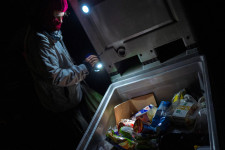 Kidobott élelmiszert vételeztek maguknak, alkotmánybírósági ügy lesz belőle