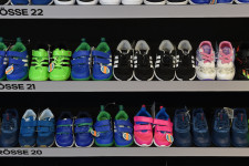 Az Adidas robotokkal próbálta forradalmasítani a cipőipart, de inkább visszatér ázsiai munkásokhoz