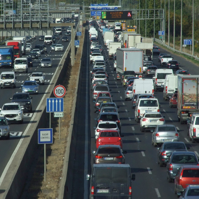 Budapesti behajtási díj helyett megcsinálta a kormány a kihajtási díjat