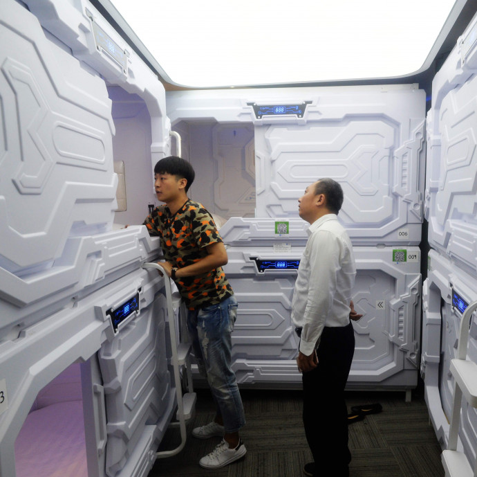 Egyre divatosabbá válik a munkahelyi szunyókálás