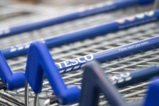 Februárra kivonulhat a Tesco Lengyelországból, megvannak a vevőjelöltek
