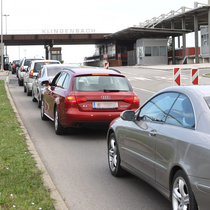 Csillagászati áron épül autóút az osztrák határig, de a dugók nem fognak megszűnni