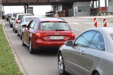 Csillagászati áron épül autóút az osztrák határig, de a dugók nem fognak megszűnni