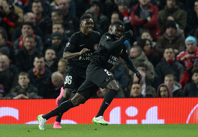 Pione Sisto ünnepli a gólját a Manchester United az Európa Ligában 2016-ban. Fotó: AFP